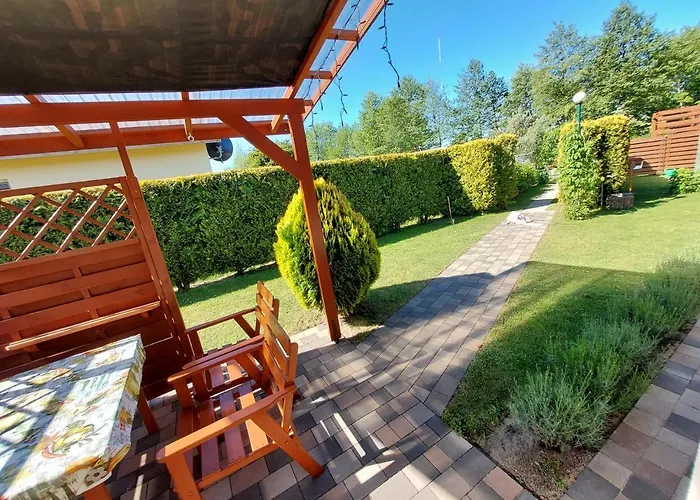 Lawendowy Na Wiejskiej لوبيتاتو